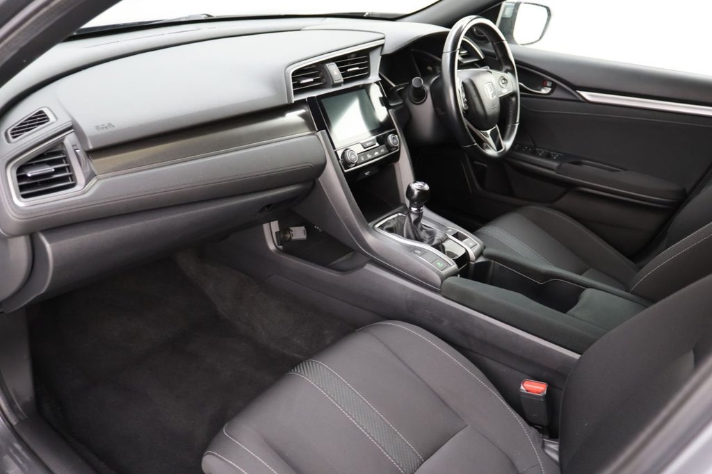 Used Honda Civic 2018 for sale - 76505998: Photo 24