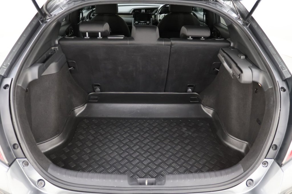 Used Honda Civic 2018 for sale - 76505998: Photo 25