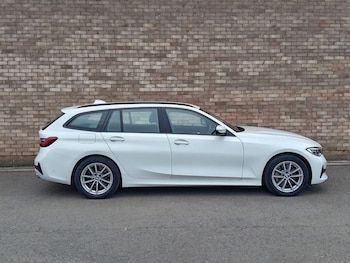Used BMW 3 Series 2021 for sale - 76163080: Photo