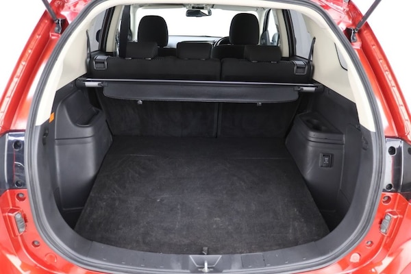 Used Mitsubishi Outlander 2020 for sale - 76301072: Photo 23