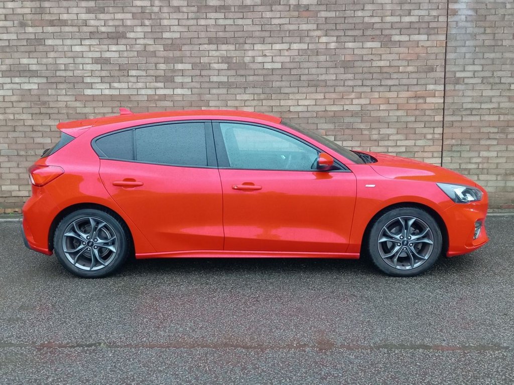 Used Ford Focus 2019 for sale - 76783468: Photo 2