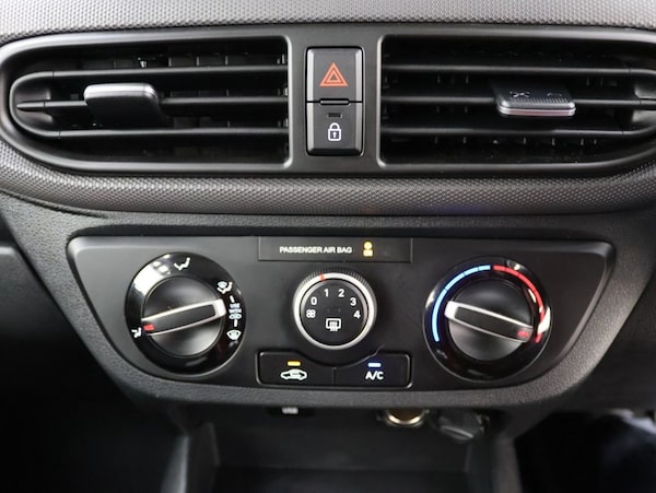 Used Hyundai i10 2021 for sale - 76300987: Photo 13