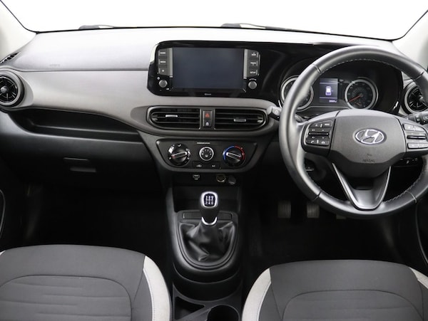 Used Hyundai i10 2021 for sale - 76300987: Photo 17