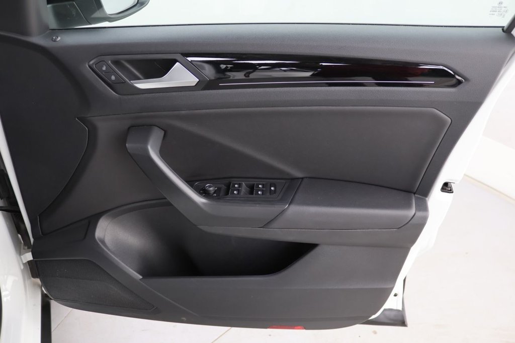 Used Volkswagen T-Roc 2021 for sale - 78096059: Photo 25