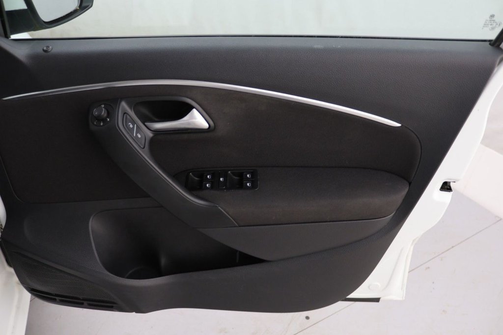 Used Volkswagen Polo 2015 for sale - 77287526: Photo 24