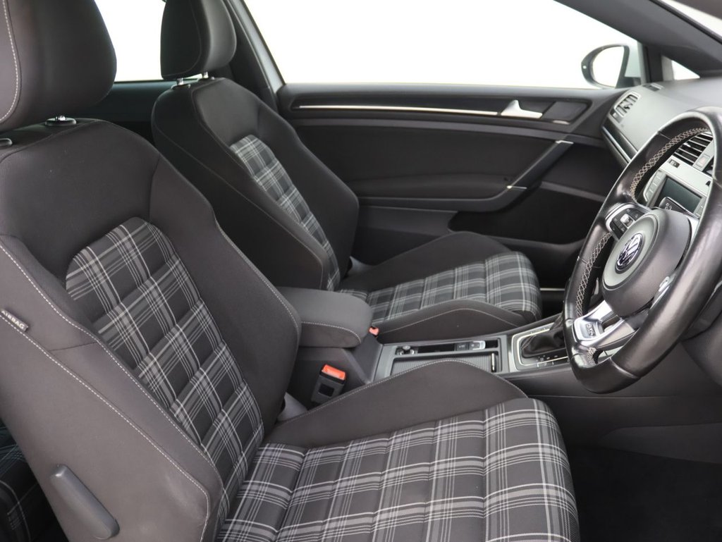 Used Volkswagen Golf 2016 for sale - 76820434: Photo 12