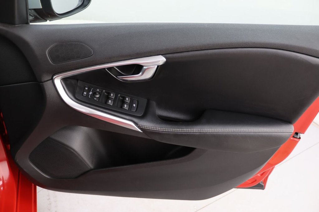 Used Volvo V40 2016 for sale - 76670628: Photo 26