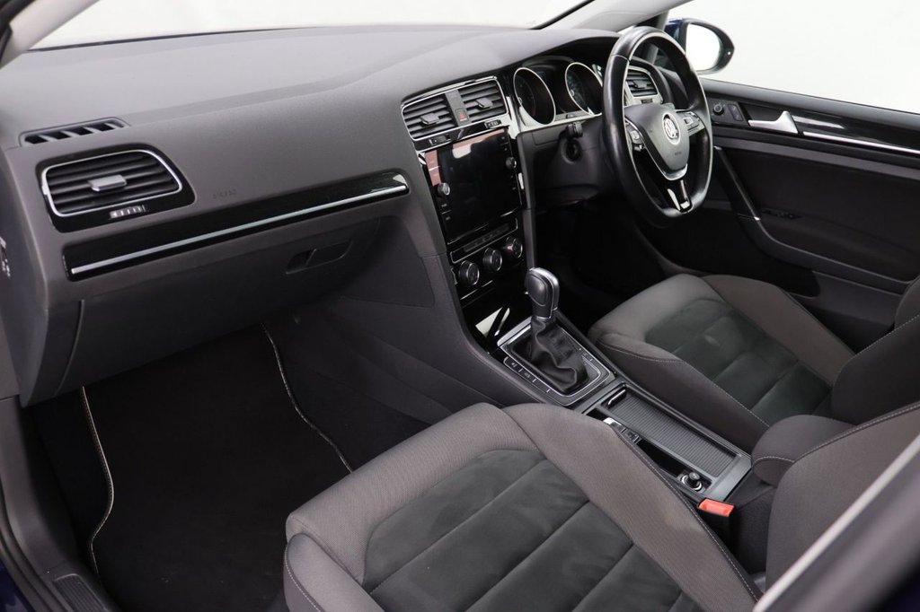 Used Volkswagen Golf 2017 for sale - 76909952: Photo 24