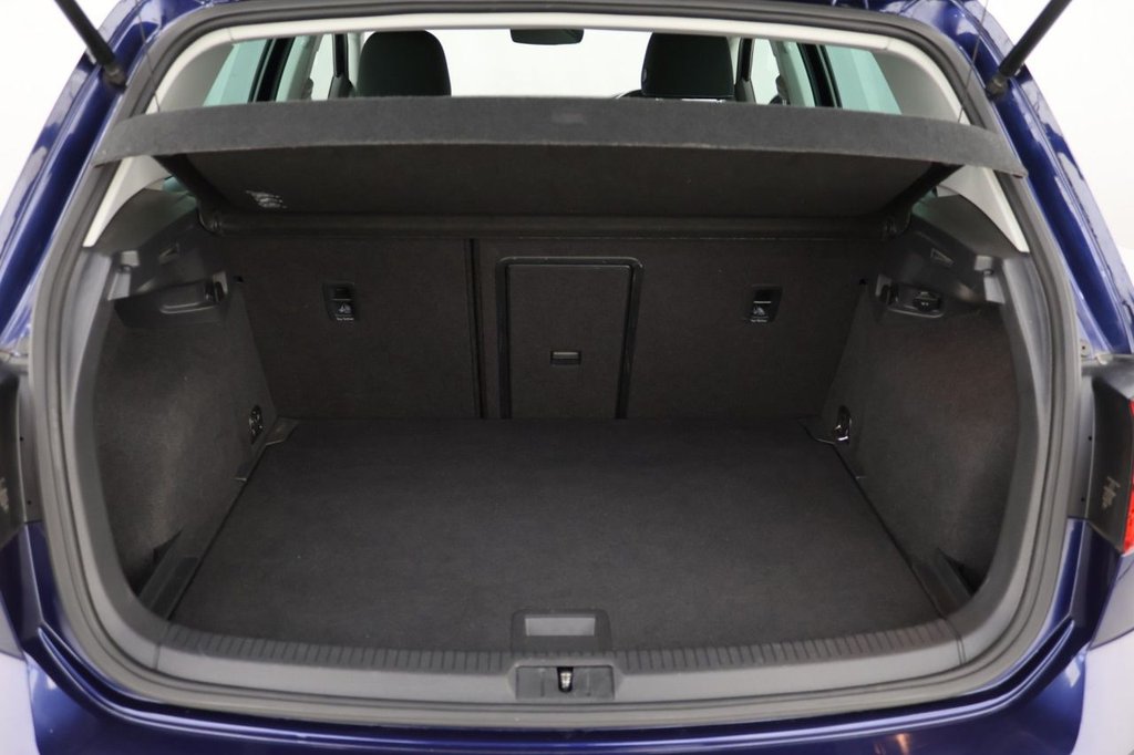 Used Volkswagen Golf 2017 for sale - 76909952: Photo 25