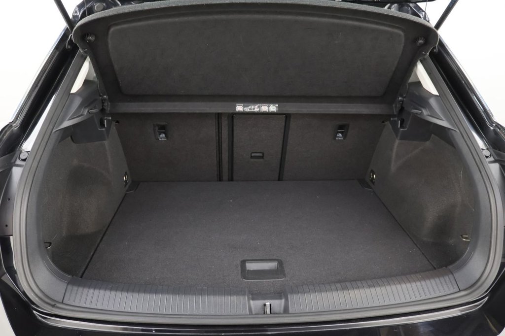 Used Volkswagen T-Roc 2019 for sale - 76654370: Photo 24