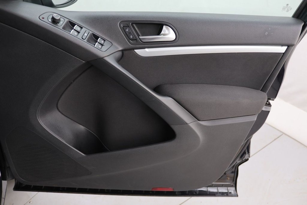 Used Volkswagen Tiguan 2015 for sale - 77666846: Photo 25