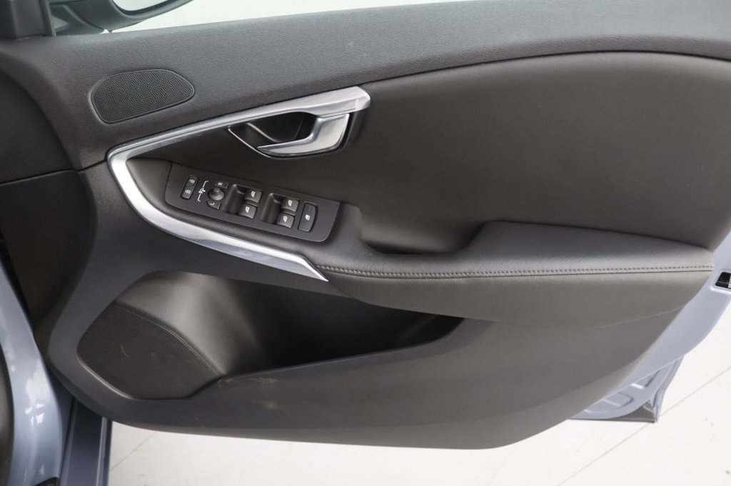 Used Volvo V40 2019 for sale - 77703701: Photo 26