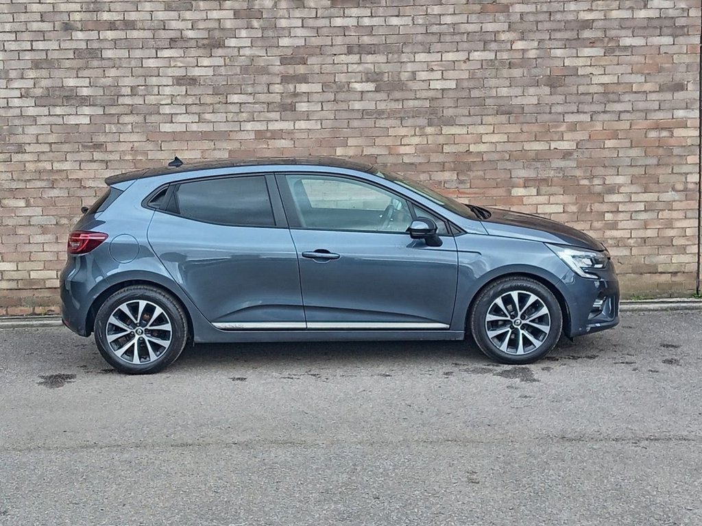 Used Renault Clio 2020 for sale - 77945382: Photo 2