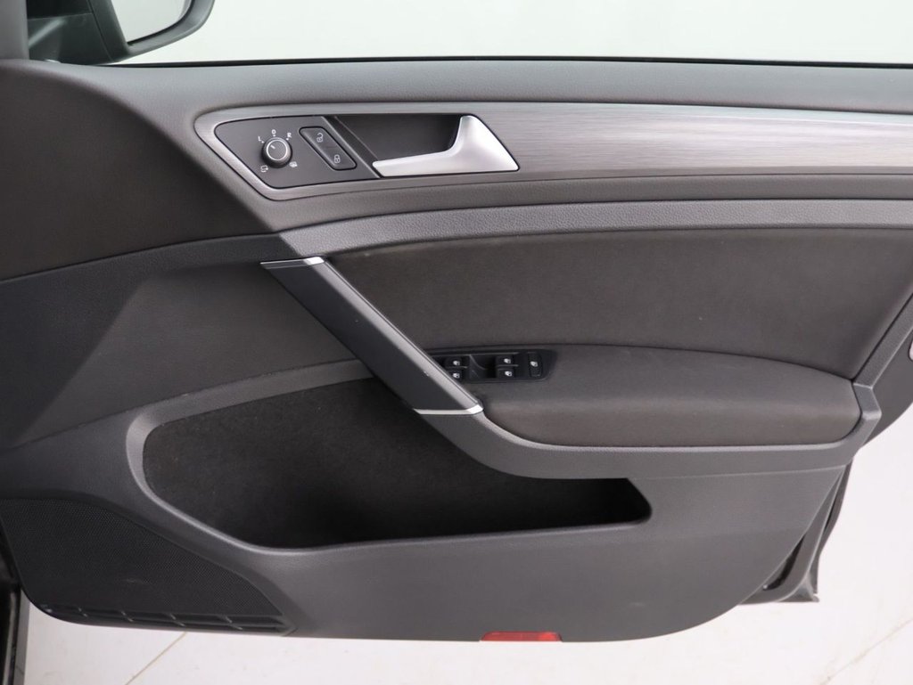 Used Volkswagen Golf 2020 for sale - 76686032: Photo 26