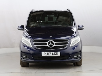 Used Mercedes-Benz V-Class 2017 for sale - 75799407: Photo