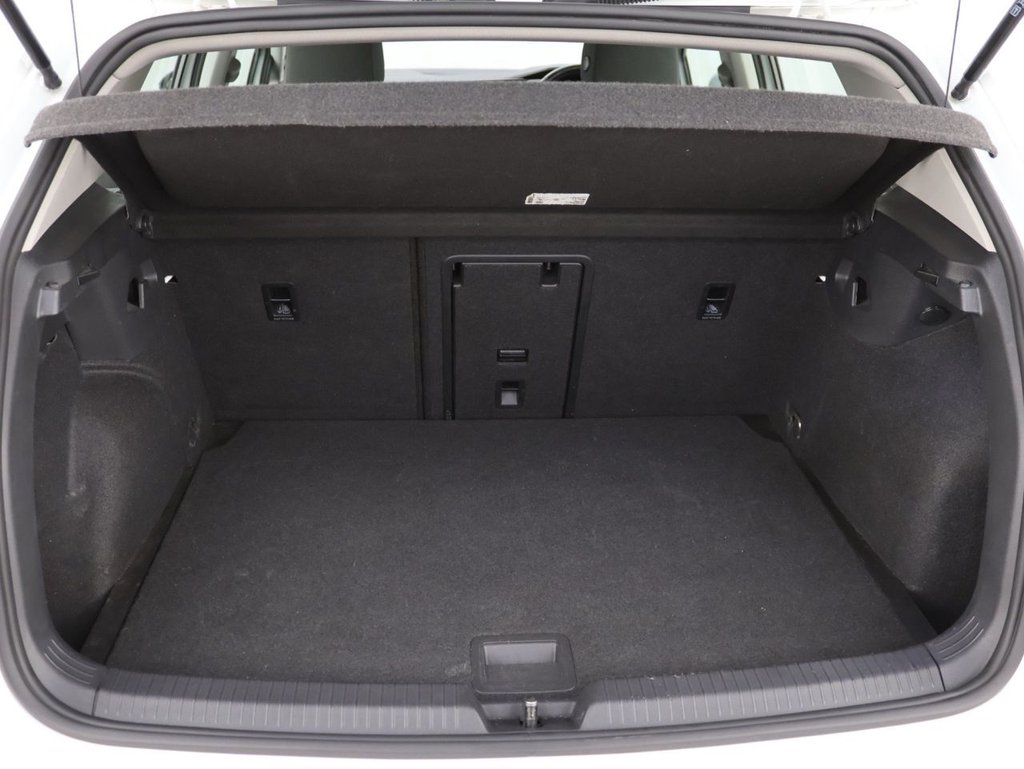 Used Volkswagen Golf 2021 for sale - 76541993: Photo 26