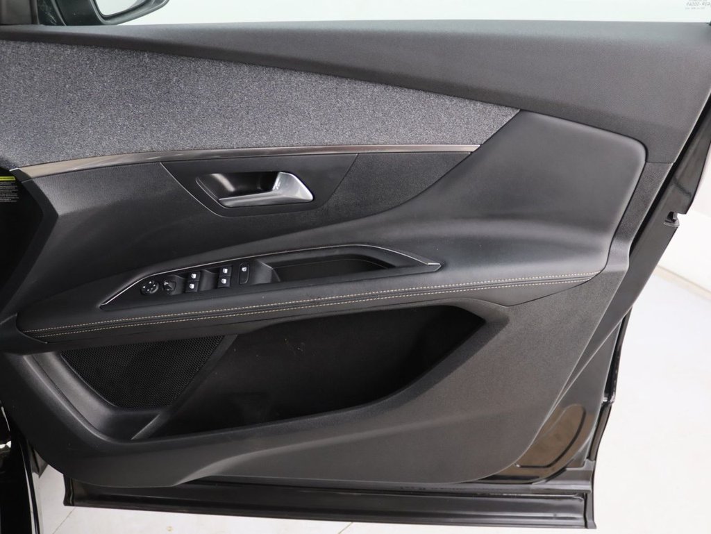 Used Peugeot 3008 2020 for sale - 76582320: Photo 30