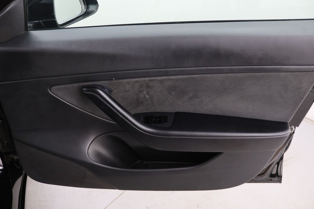 Used Tesla Model 3 2021 for sale - 76385811: Photo 26