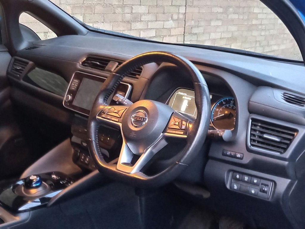 Used Nissan Leaf 2021 for sale - 76542152: Photo 2