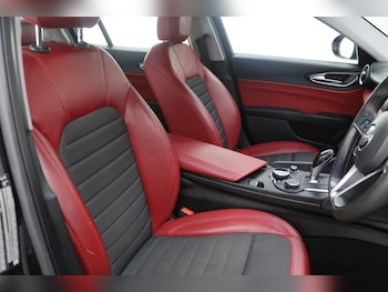 Used Alfa Romeo Giulia 2018 for sale - 77771078: Photo