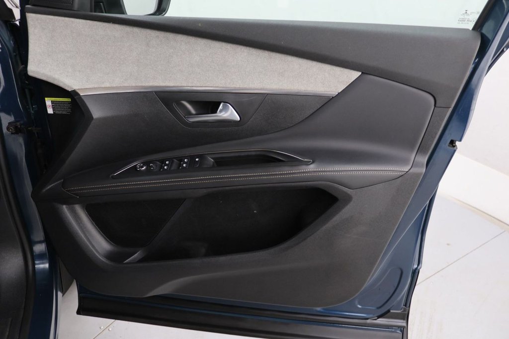 Used Peugeot 5008 2022 for sale - 76909939: Photo 29