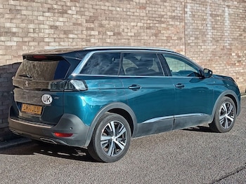 Used Peugeot 5008 2022 for sale - 76909939: Photo