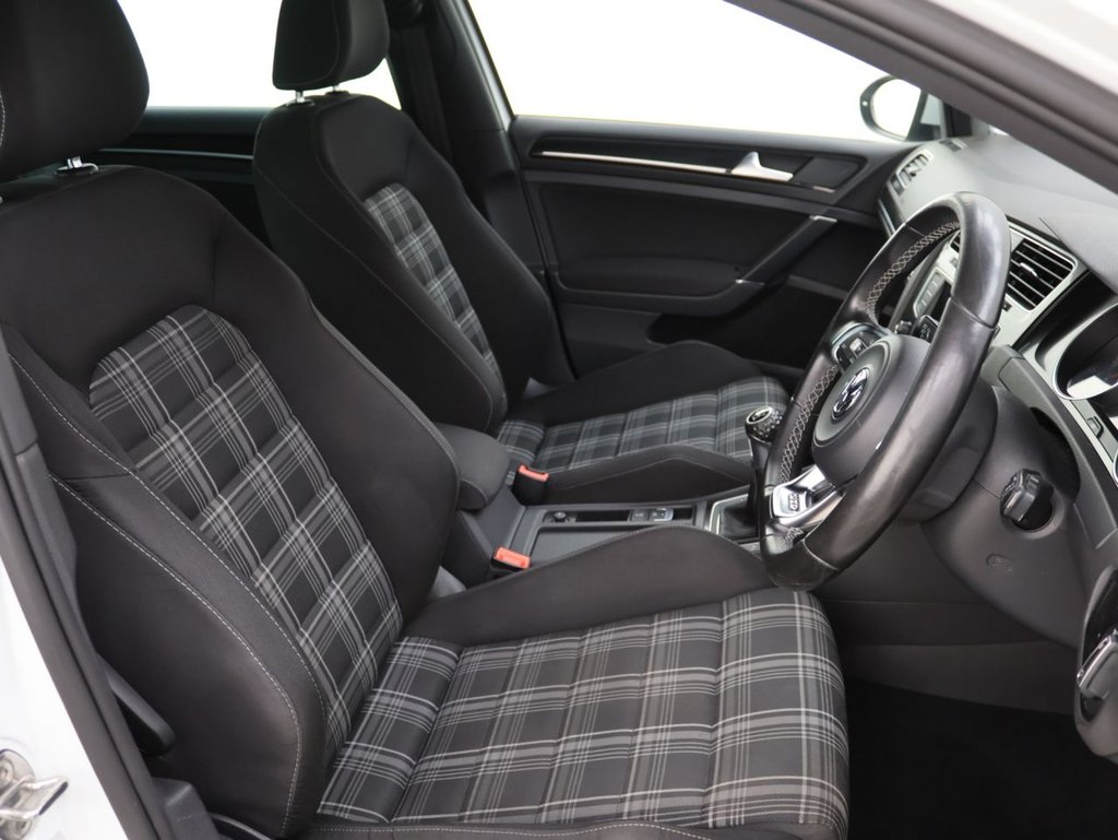 Used Volkswagen Golf 2016 for sale - 76301104: Photo 12