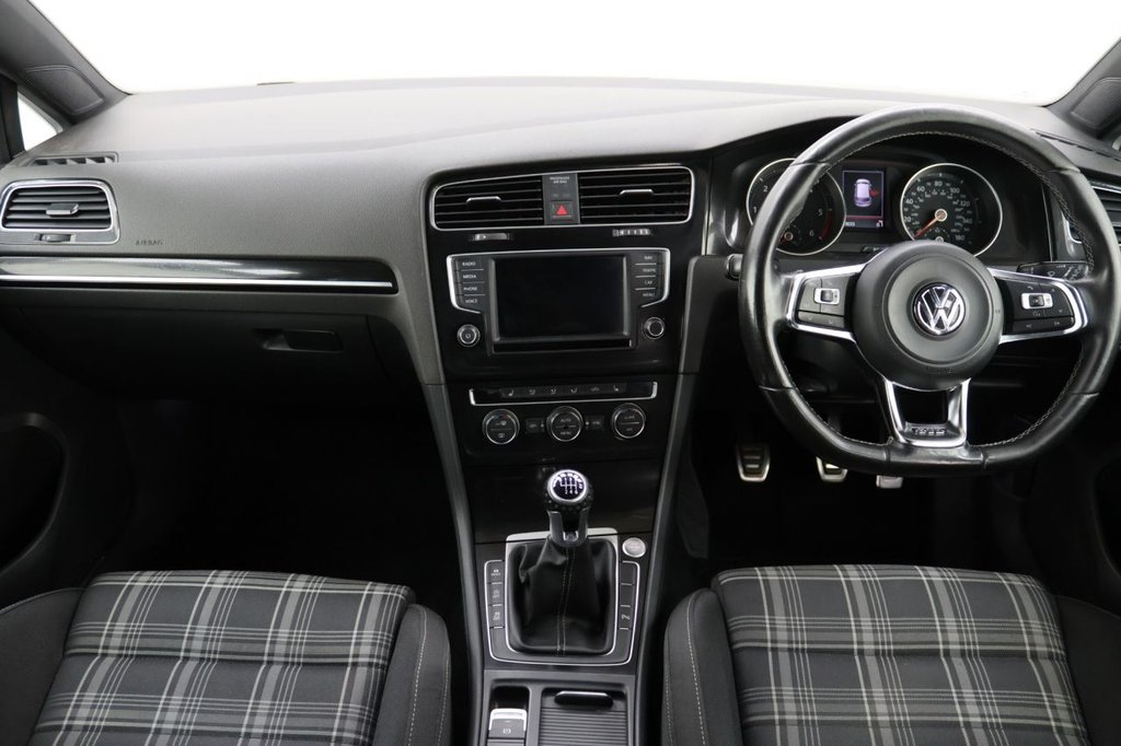 Used Volkswagen Golf 2016 for sale - 76301104: Photo 17