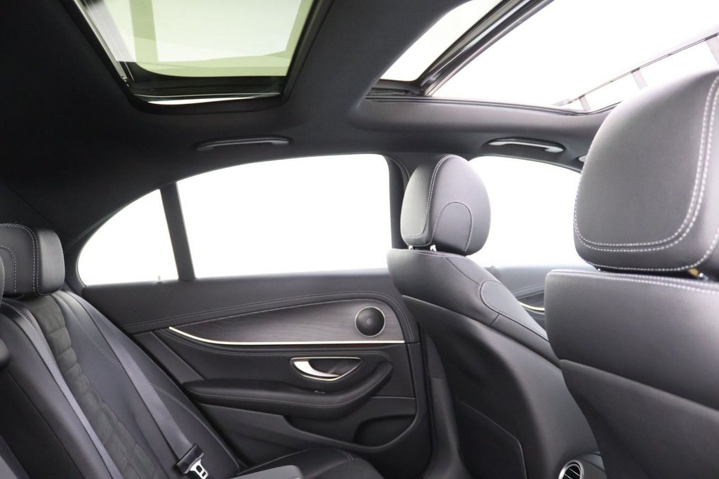 Used Mercedes-Benz E Class 2018 for sale - 76923402: Photo 2