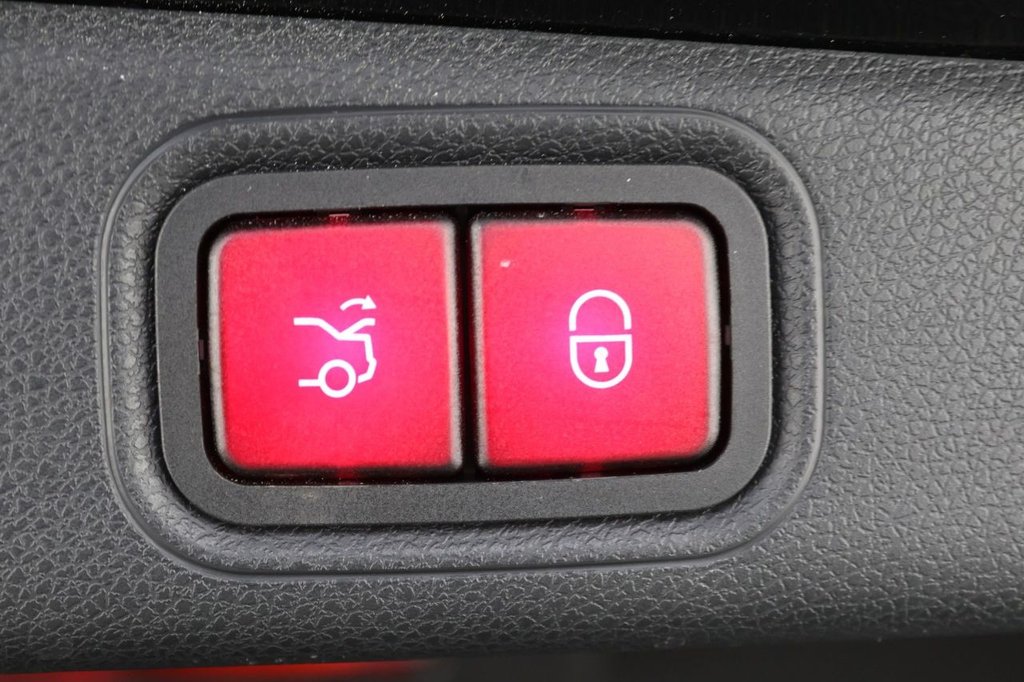 Used Mercedes-Benz E Class 2018 for sale - 76923402: Photo 29