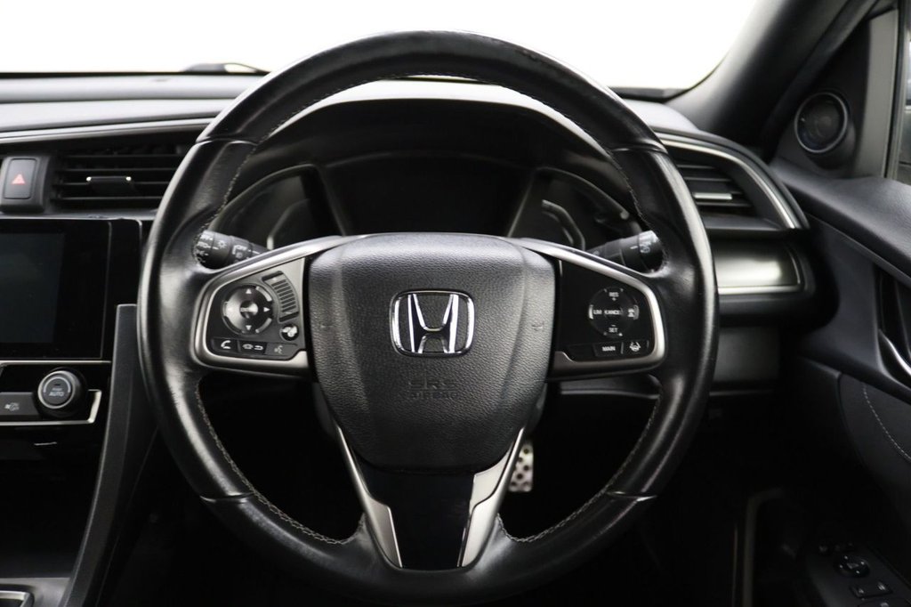 Used Honda Civic 2018 for sale - 76542150: Photo 19