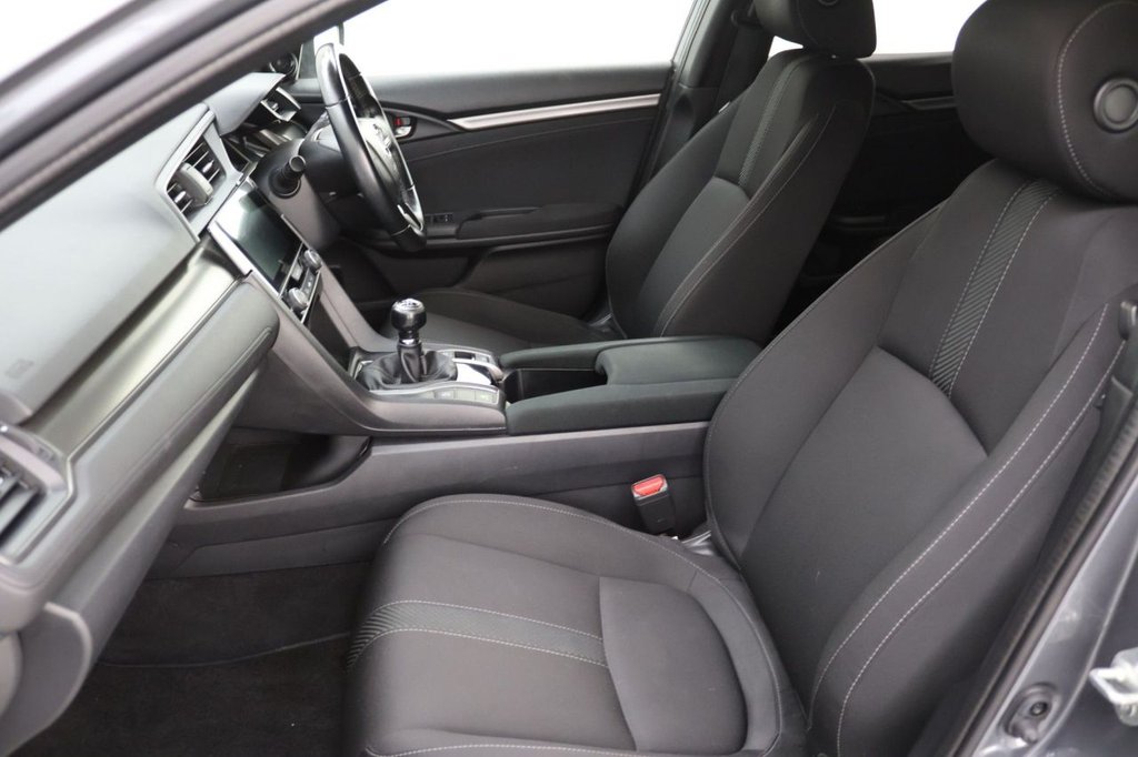 Used Honda Civic 2018 for sale - 76542150: Photo 21