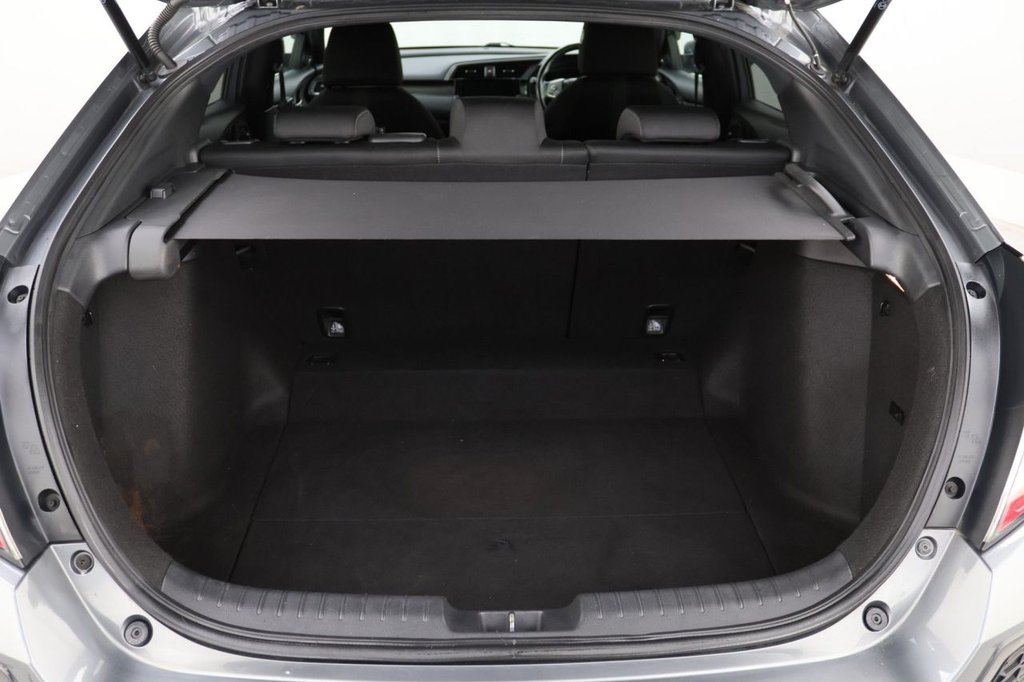 Used Honda Civic 2018 for sale - 76542150: Photo 24