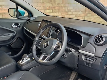 Used Renault Zoe 2021 for sale - 76542056: Photo