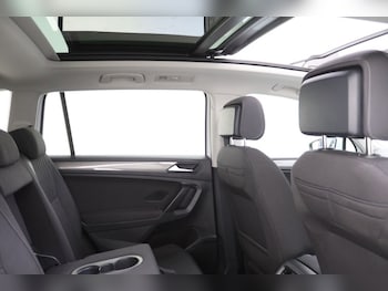 Used Volkswagen Tiguan Allspace 2023 for sale - 78256321: Photo