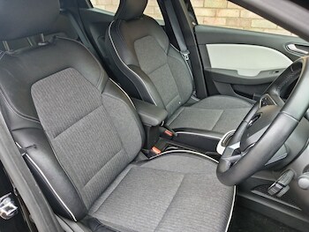 Used Renault Clio 2022 for sale - 76235948: Photo