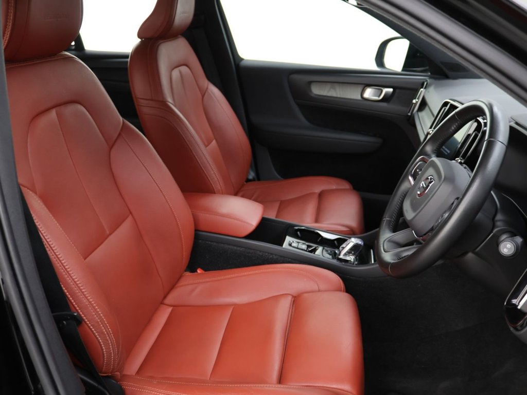 Used Volvo XC40 2020 for sale - 76300935: Photo 2