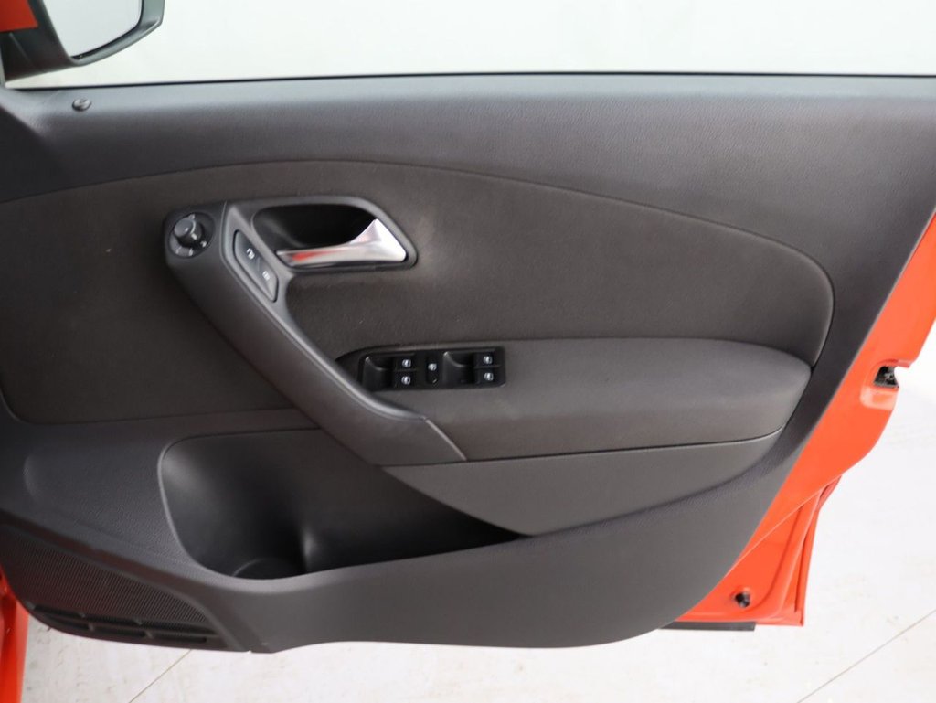 Used Volkswagen Polo 2010 for sale - 76558826: Photo 24