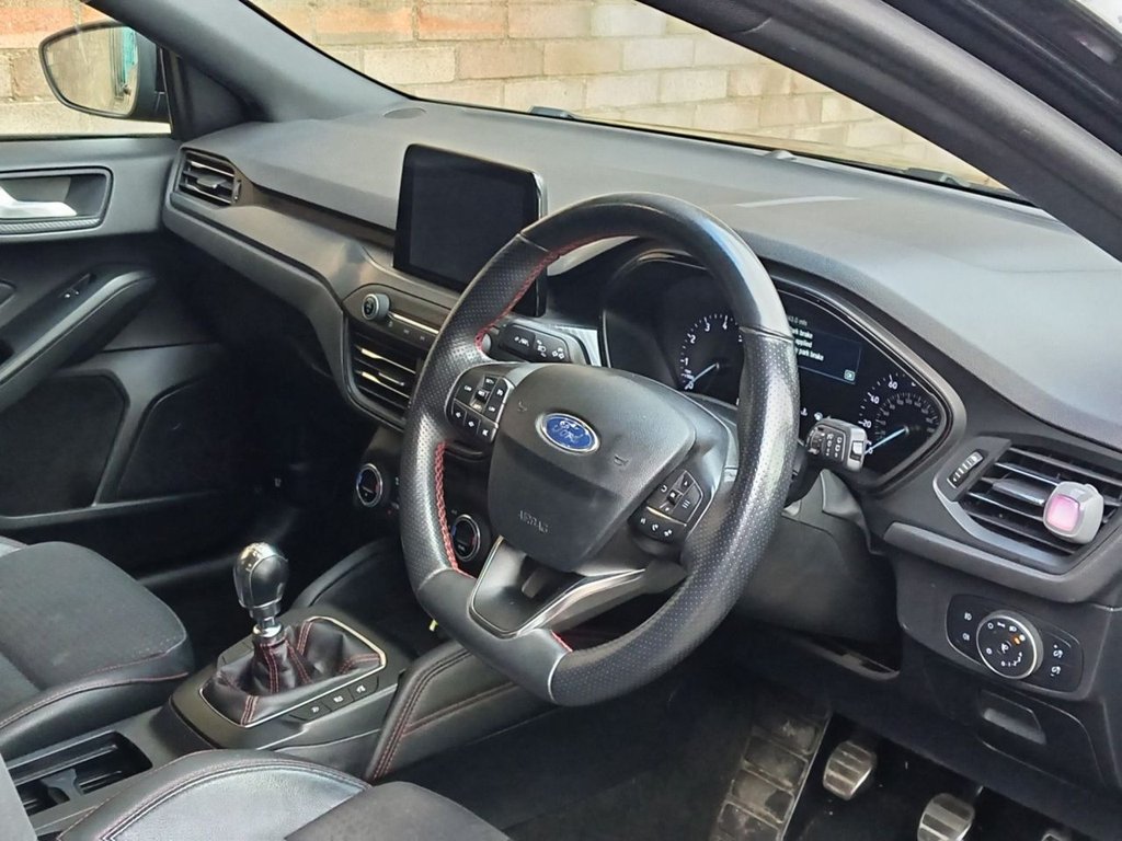 Used Ford Focus 2019 for sale - 76923459: Photo 3