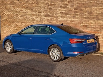 Used Skoda Superb 2021 for sale - 76923440: Photo