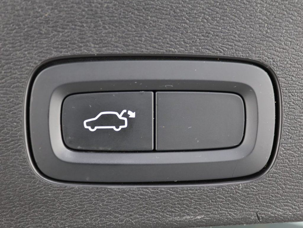 Used Volvo V60 2022 for sale - 76300862: Photo 28