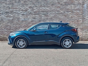 Used Toyota C-HR 2023 for sale - 79072107: Photo
