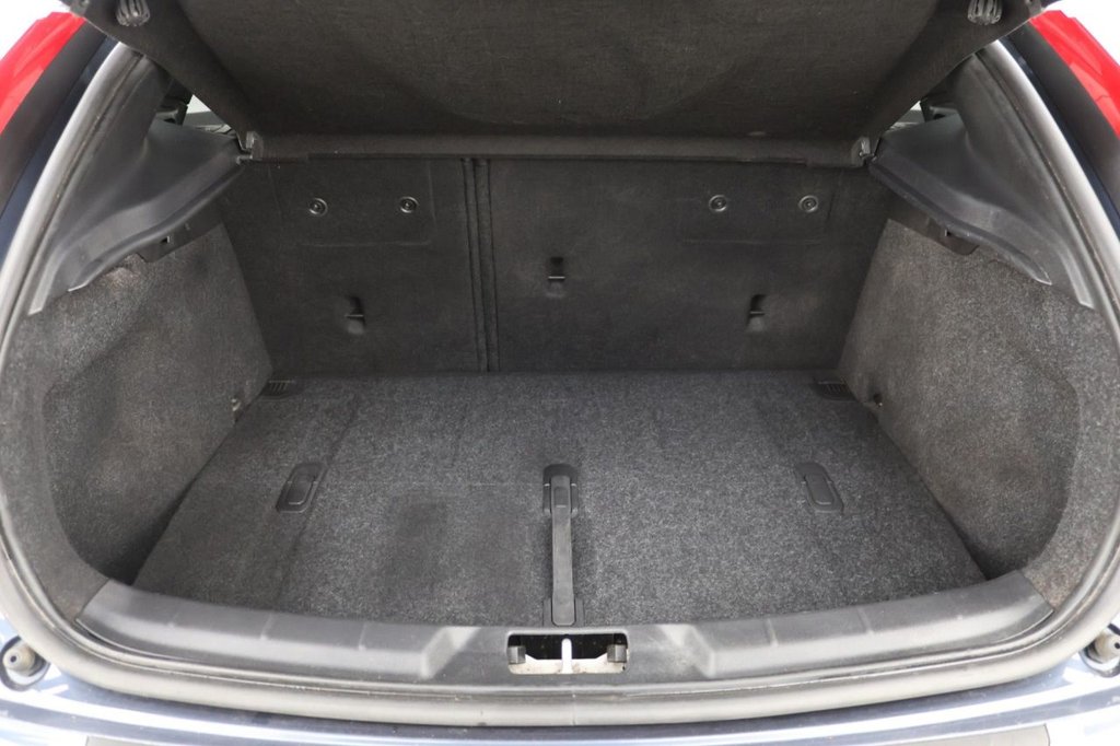 Used Volvo V40 2018 for sale - 77583229: Photo 21