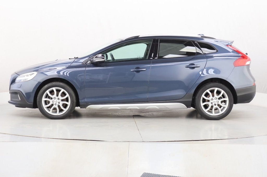 Used Volvo V40 2018 for sale - 77583229: Photo 6