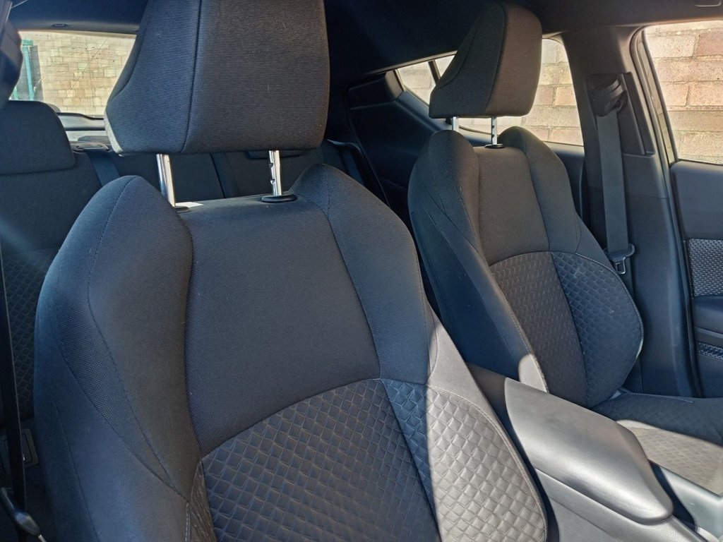 Used Toyota C-HR 2023 for sale - 78030206: Photo 8