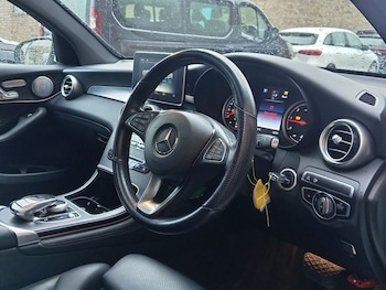 Used Mercedes-Benz GLC 2019 for sale - 76591161: Photo