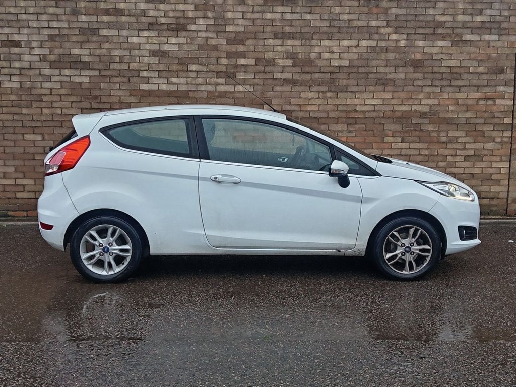 Used Ford Fiesta 2015 for sale - 76783456: Photo 2