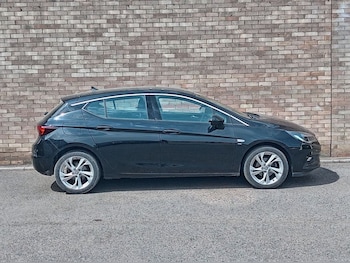 Used Vauxhall Astra 2018 for sale - 79071930: Photo