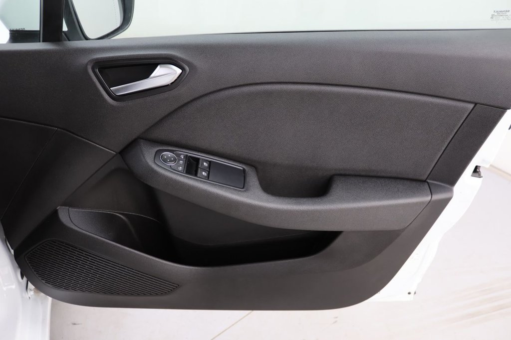 Used Renault Clio 2020 for sale - 76542202: Photo 25