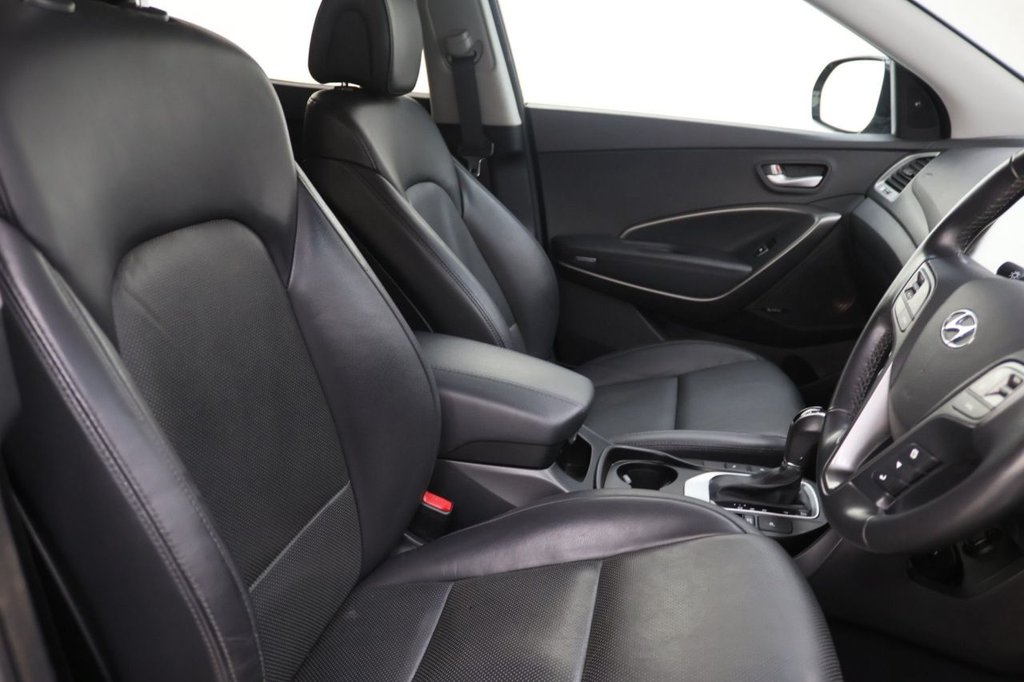 Used Hyundai Santa Fe 2015 for sale - 77632059: Photo 11